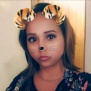 Meet your Posher, Delia